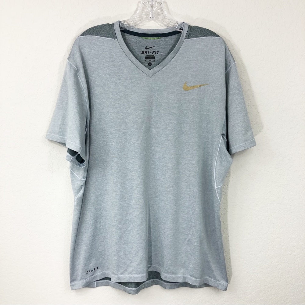 Men’s Nike Ultimate DRI-FIT Seamless Knit Shirt
